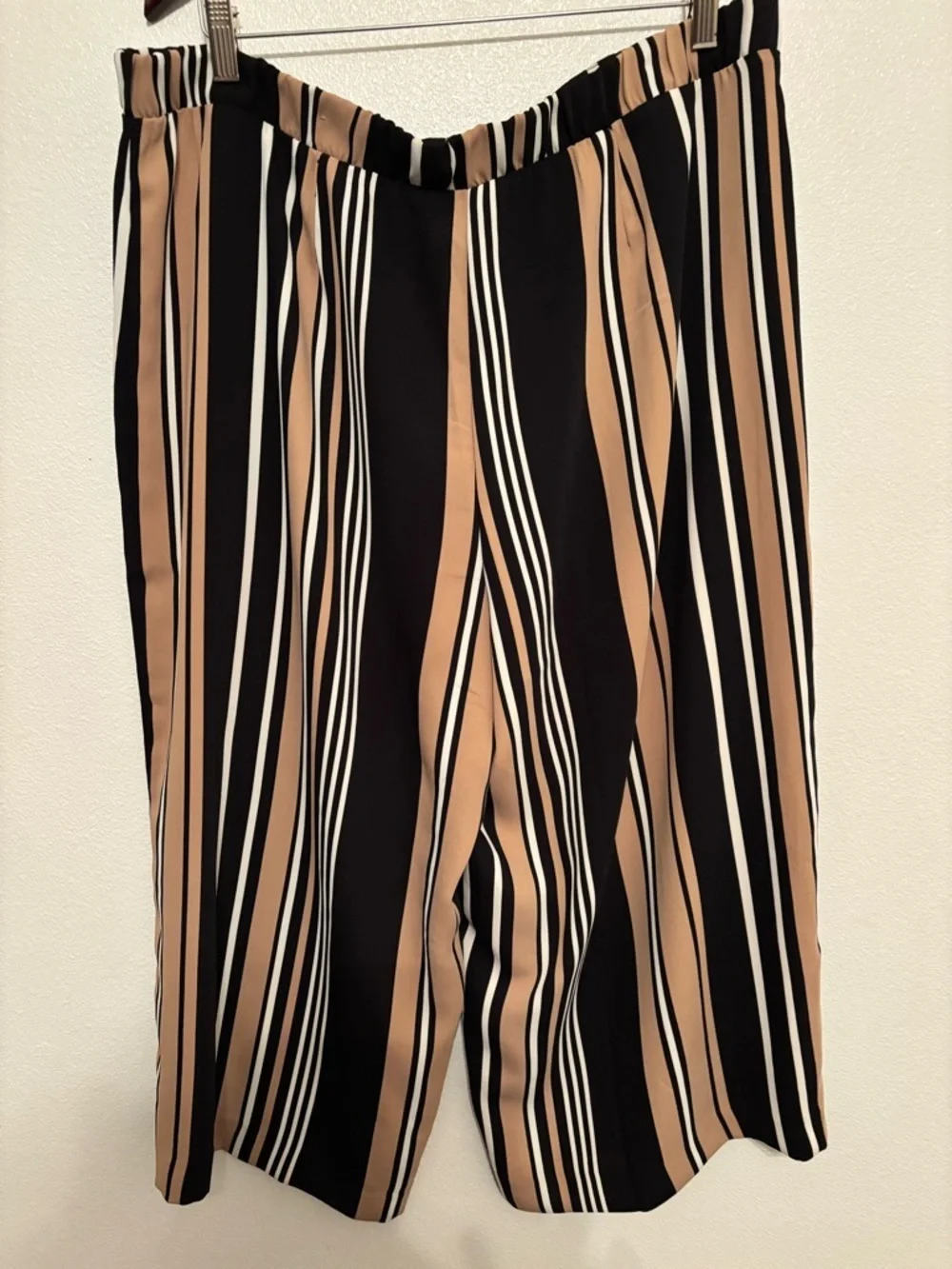 Chicos Dixie Black and Tan Striped Wide-Leg Cropped Pants 2.5  (Xl/14)